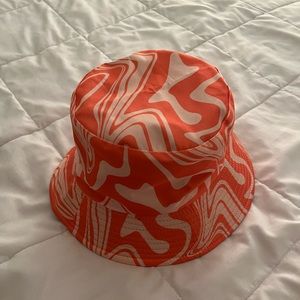 Peach and pink wave bucket hat